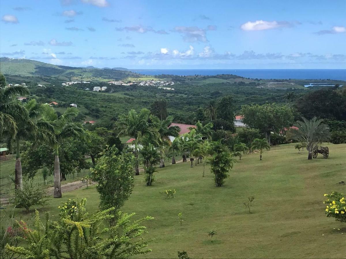 Villa 1 de standing 80m2 avec piscine et vue imprenable sur la mer et sur la campagne Riviere-Salee Extérieur photo